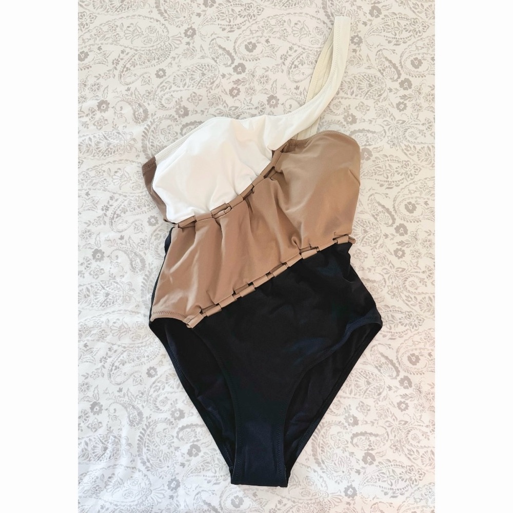 MOEVA Tricolor One shouldered swimsuit size S